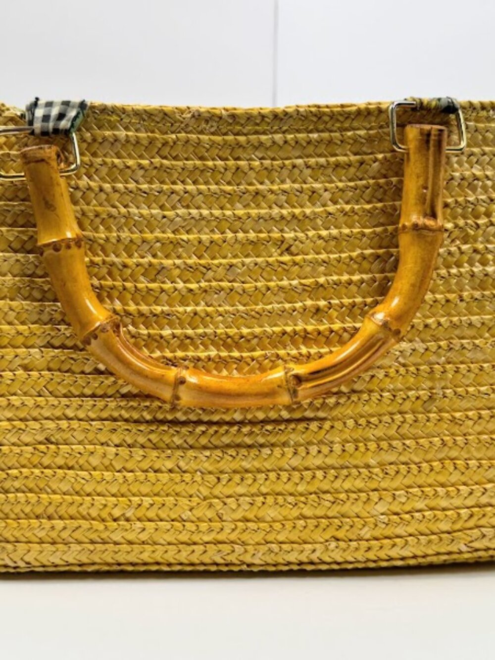 Vintage small straw purse with sunflower patterned lining and bamboo handles. - Picture 2 of 9
